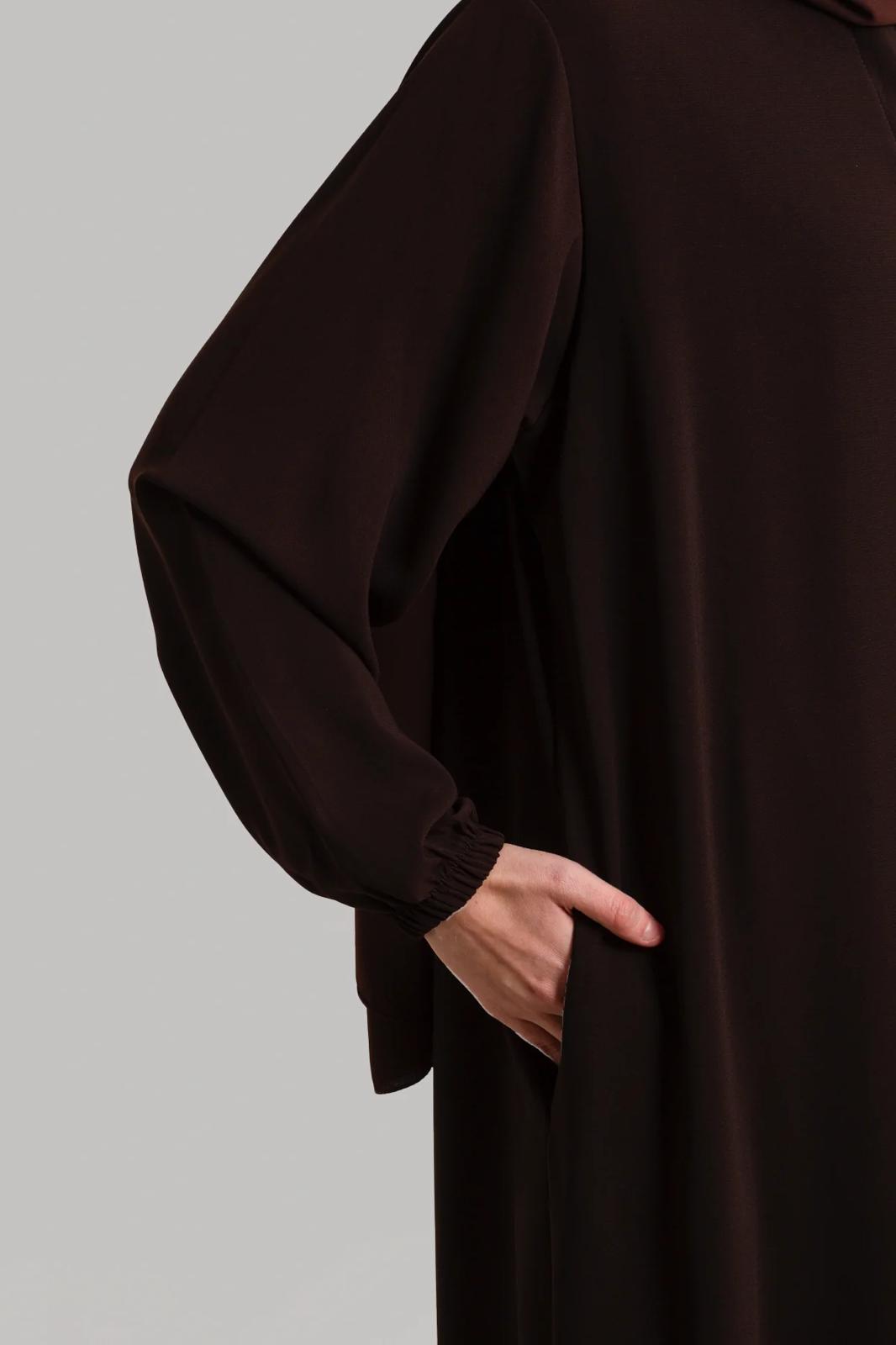 Arya Abaya met volledige rits